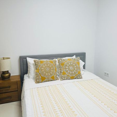 Techas City Center Luxurious Suites & Rooms Прая Екстериор снимка