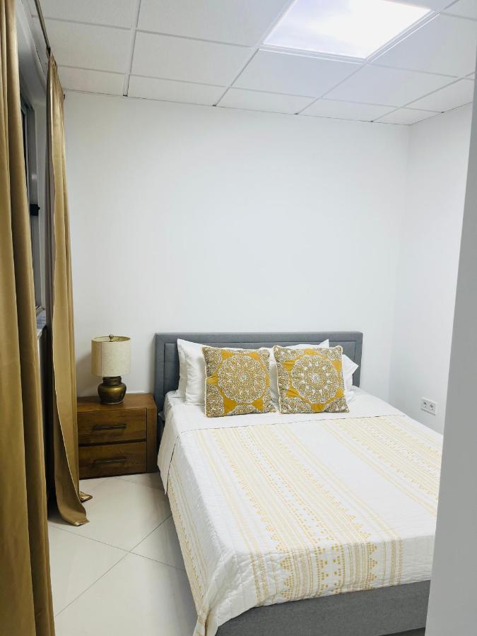 Techas City Center Luxurious Suites & Rooms Прая Екстериор снимка