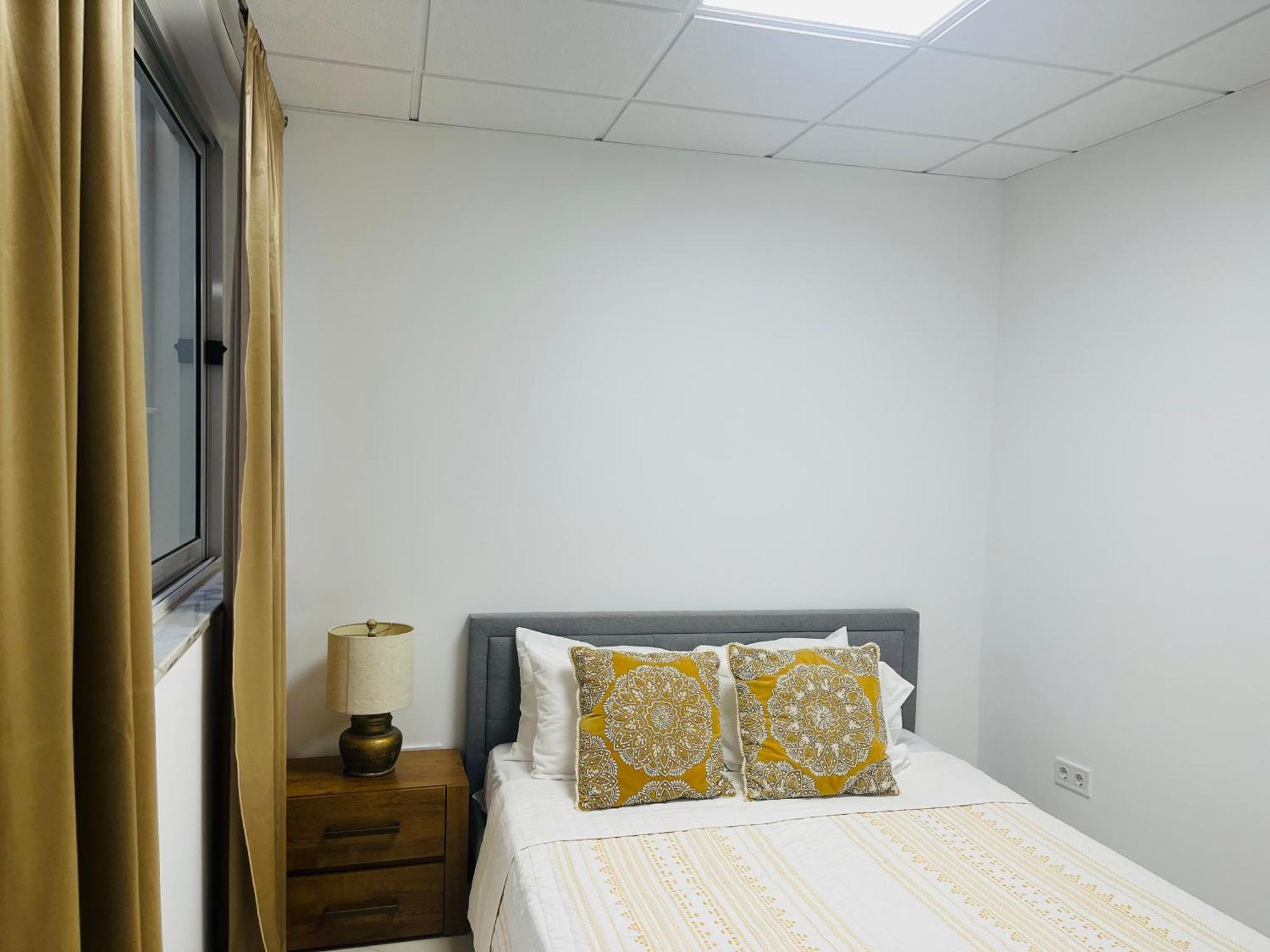 Techas City Center Luxurious Suites & Rooms Прая Екстериор снимка