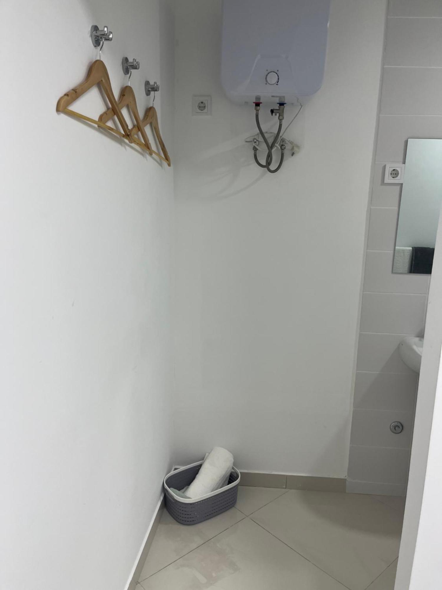Techas City Center Luxurious Suites & Rooms Прая Екстериор снимка